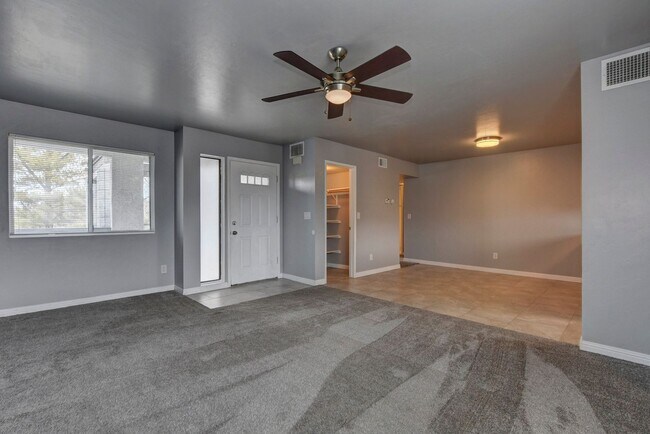 Foto del edificio - 6120 Antelope Villas Cir