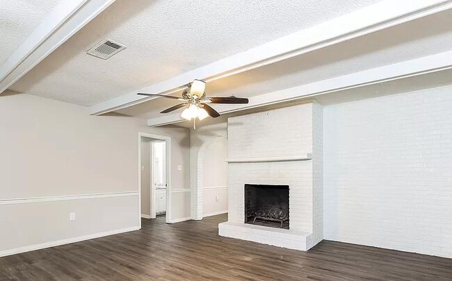 Foto del edificio - 1170 Spring Lake Cove