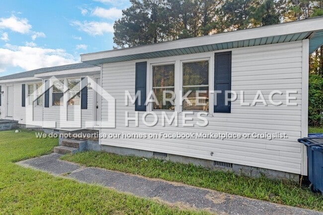 Building Photo - 2247 Onslow Dr