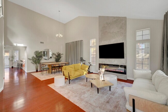 Foto del edificio - 2136 Birch Gray Dr