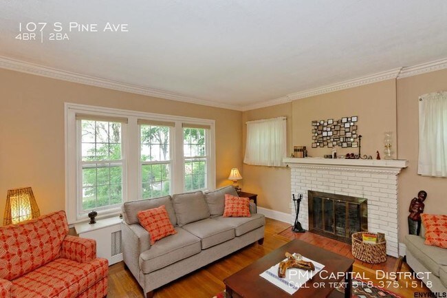 Foto del edificio - 107 S Pine Ave