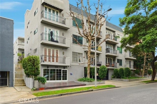 Foto del edificio - 2219 S Bentley Ave