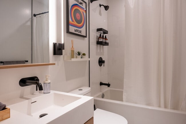 Building Photo - 127 Broadway Ave