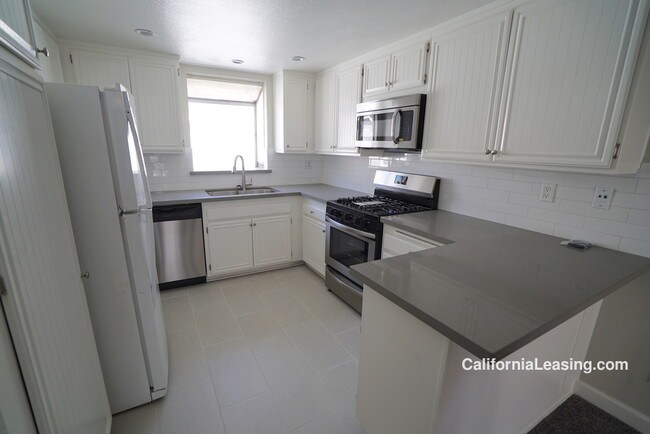 Building Photo - 26762 Claudette St