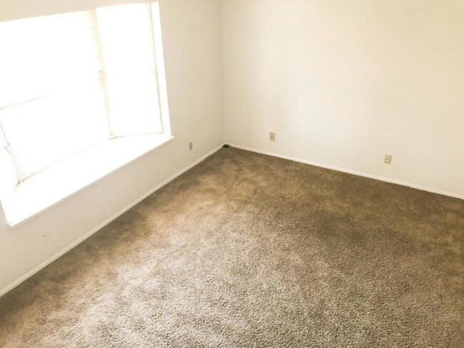 Building Photo - 894 Slumpstone Way