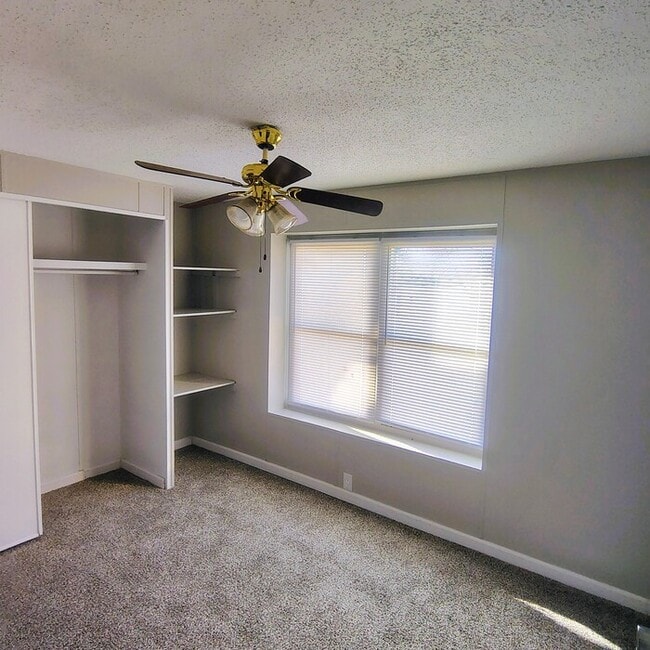 Building Photo - Home For Rent