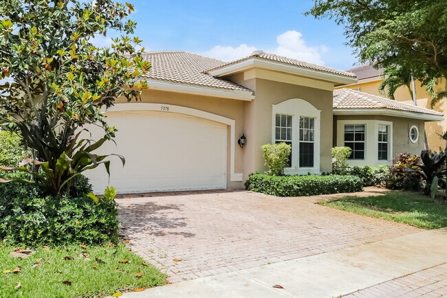 Building Photo - 5378 SW 183rd Ave