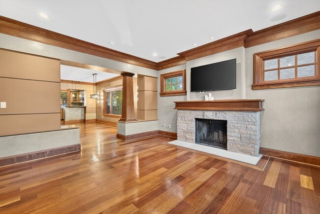 Building Photo - 2105 N 33rd St
