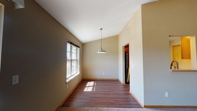 Foto del edificio - Glacier Hills Apartments