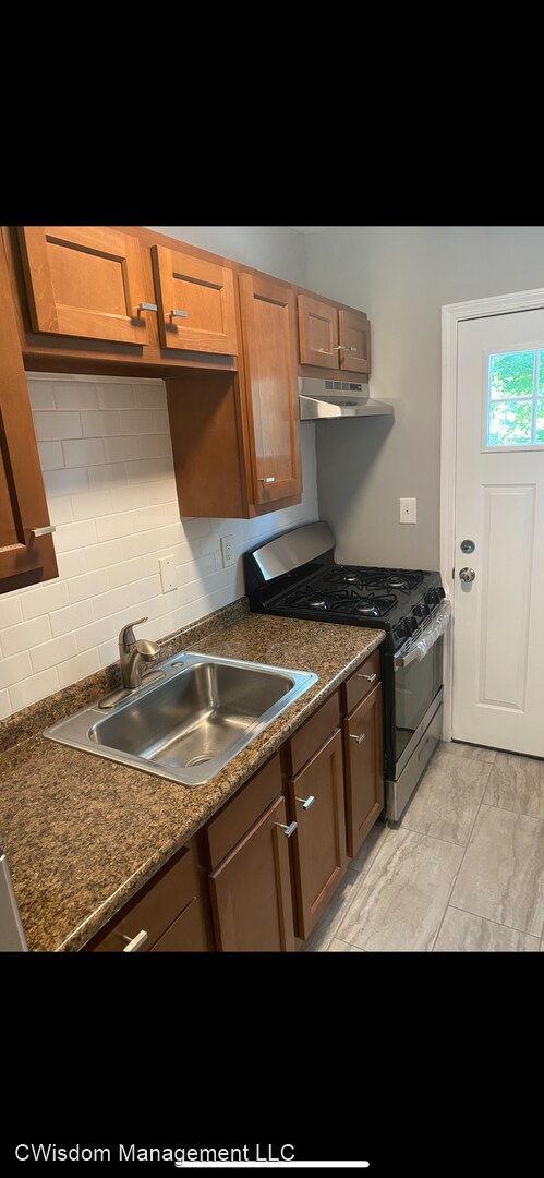 Foto del edificio - 3 br, 1 bath House - 410 N Aiken Avenue