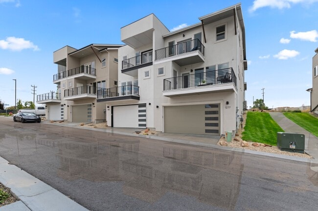 Building Photo - 1277 E Echelon Rdg Ln