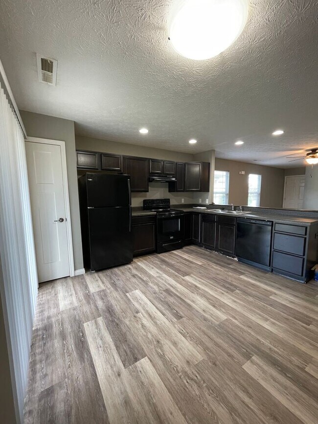 Foto del edificio - Two Bedroom Single Family Home