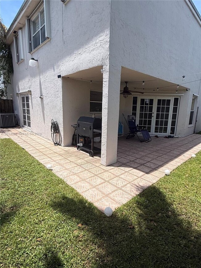 Building Photo - 10161 SW 117th Ct
