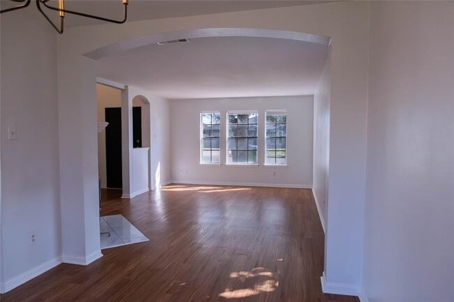 Building Photo - 2309 Loquat Ln