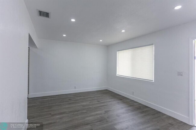 Foto del edificio - 2620 NW 18th Terrace
