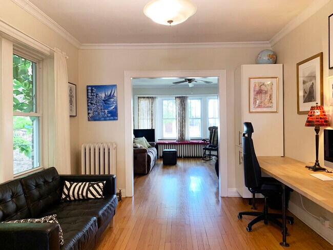 Foto del edificio - 2445 W Pensacola Ave