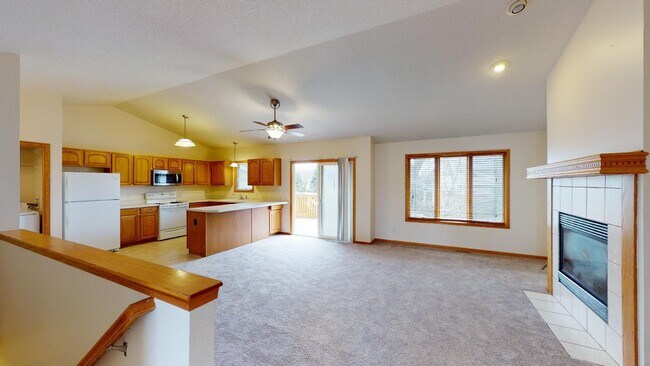 Building Photo - 2417 East Glenwood-Lovely Easter Lake Area