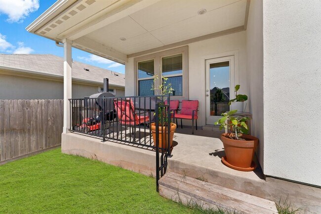 Building Photo - 229 McFarland St