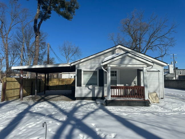 Building Photo - 28532 Grayling Ave