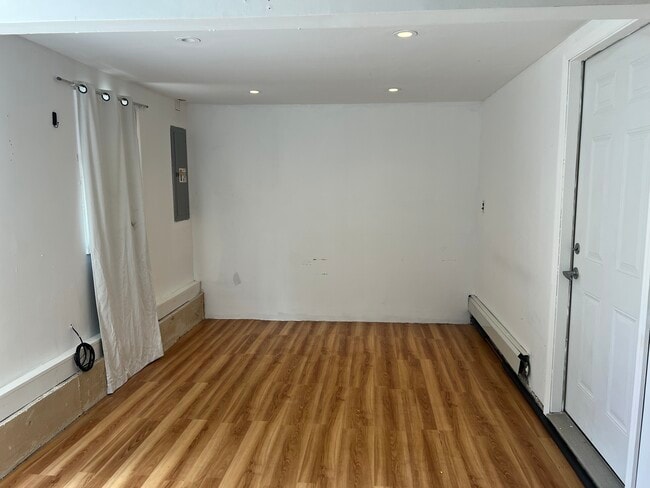 Foto del edificio - 512 Ralph Ave