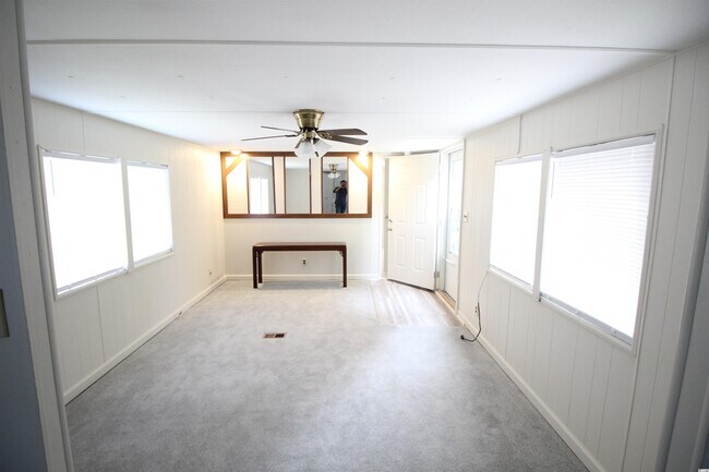 Building Photo - 1815 Cactus Dr