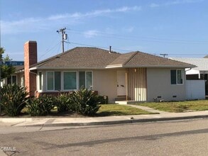 Building Photo - 1447 W Palm Dr