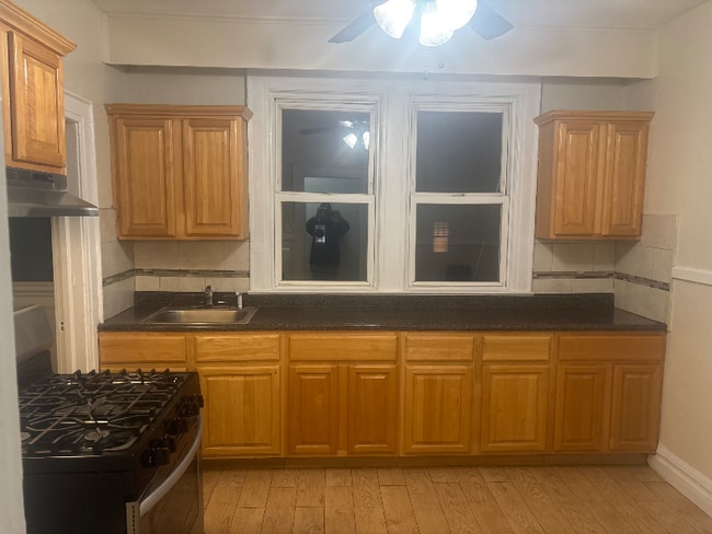 Building Photo - 40 Jacoby St