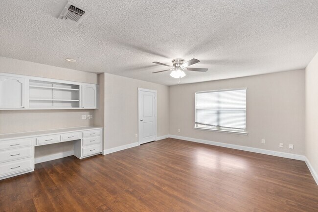 Foto del edificio - 6728 Fair Meadows Dr
