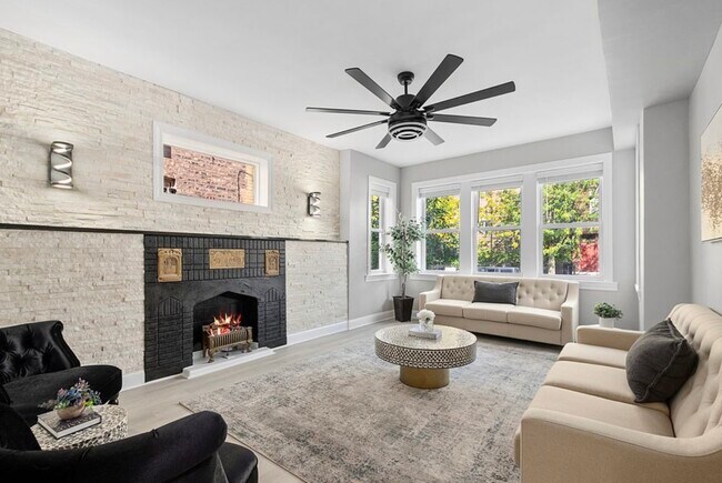 Foto del edificio - 1809 W Armitage Ave