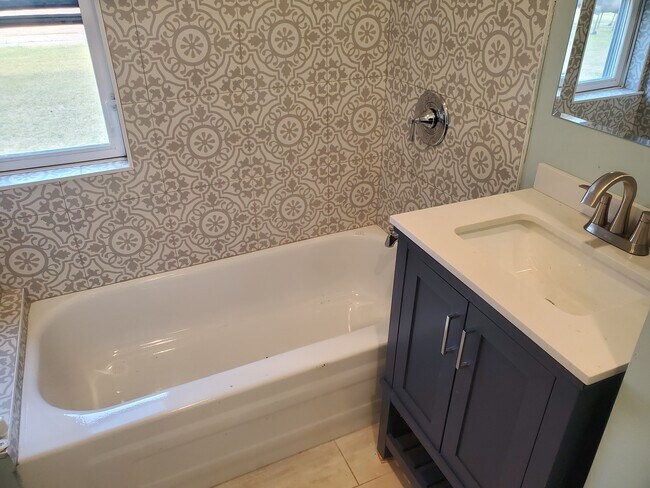 Bathroom - 12524 S Wood St