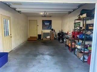 Building Photo - 623 Foxglove Ln