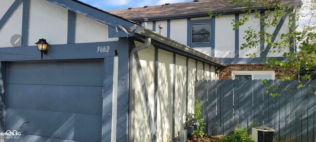 Building Photo - 3662 Tudor Park Dr