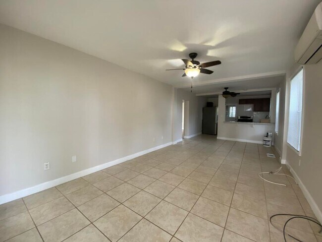 Foto del edificio - Adorable 2/1.5 Beachside Bungalow