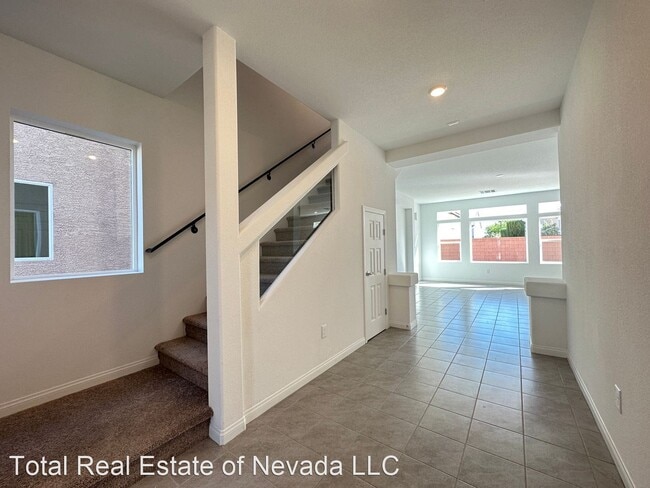 Building Photo - 5 br, 3.5 bath House - 7744 Bellenden St