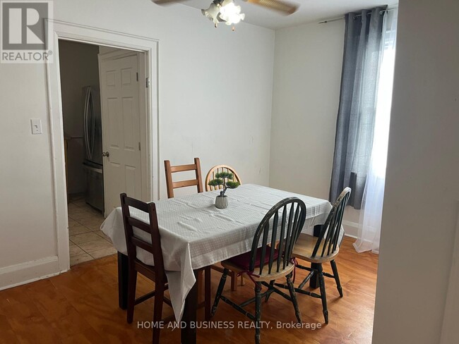 Building Photo - 2 Patricia St