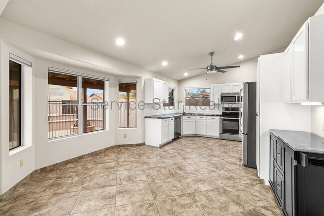 Foto del edificio - 825 E Wagoner Rd
