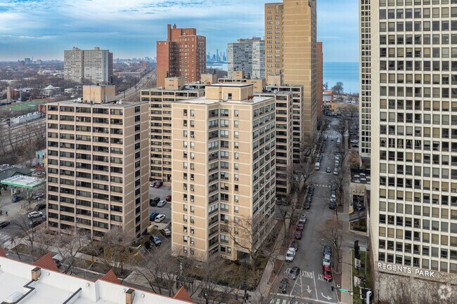 5050 S East End Ave - The Chippewa