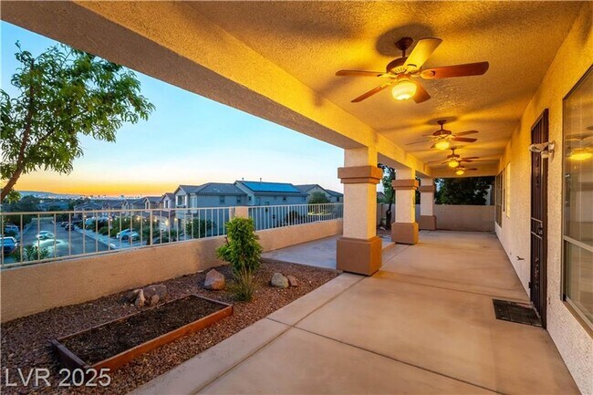 Foto del edificio - Amazing single story 3-bedroom home with o...