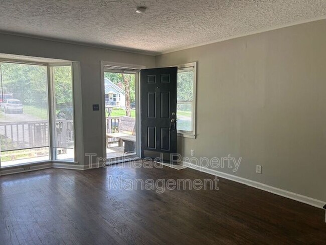 Foto del edificio - 9615 E 66th St