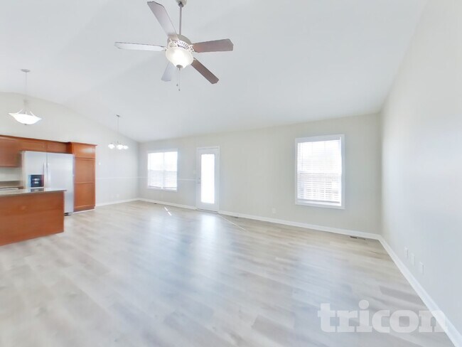 Foto del edificio - 1339 Loren Circle