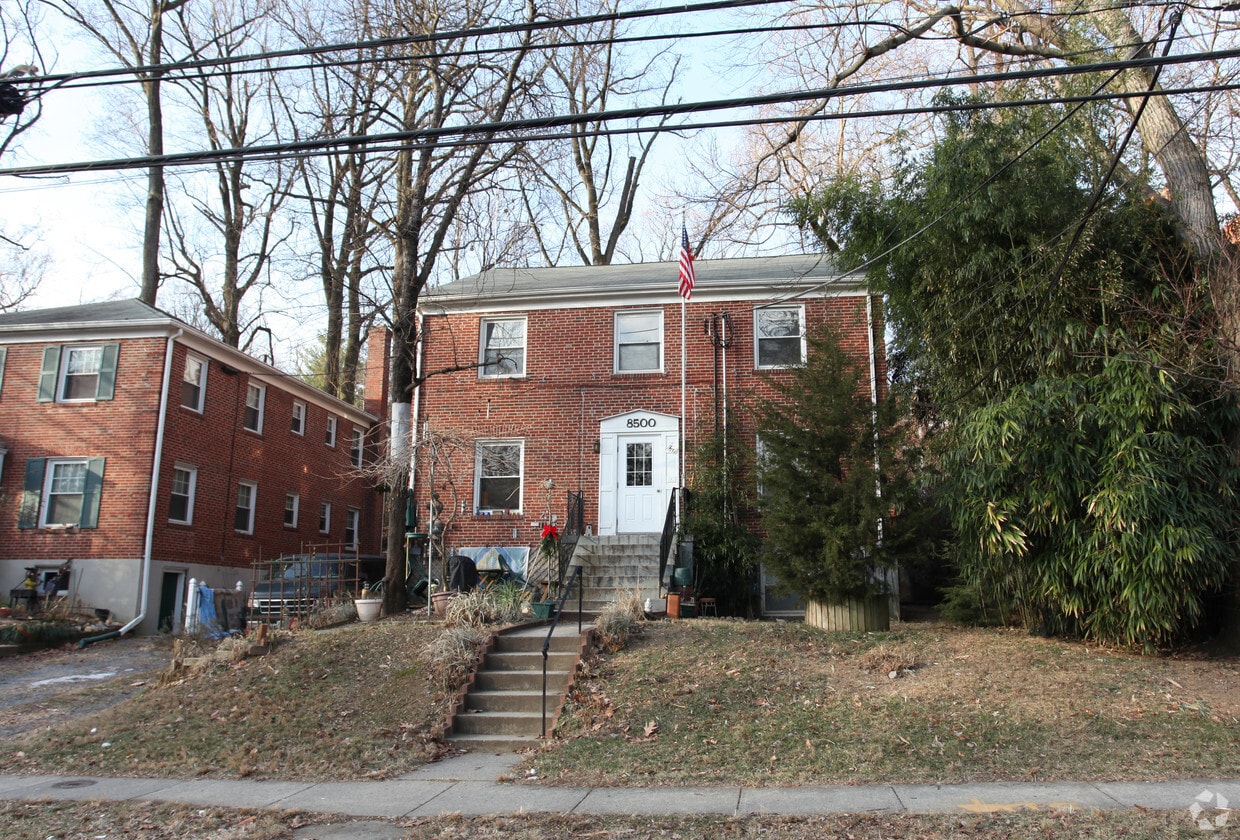 Building Photo - 8500 Greenwood Ave