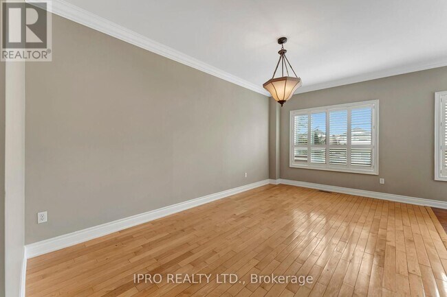 Photo du bâtiment - 5448 Churchill Meadows Blvd
