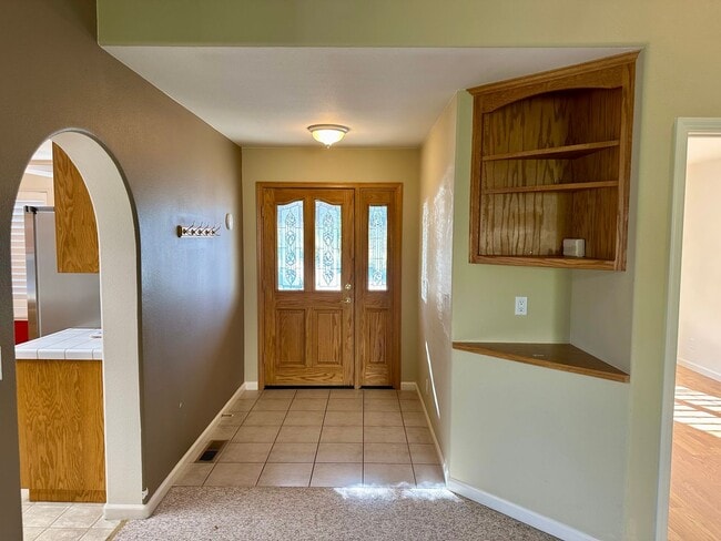 Building Photo - 2 Bedroom 2 bathroom House in Morgan Ranch