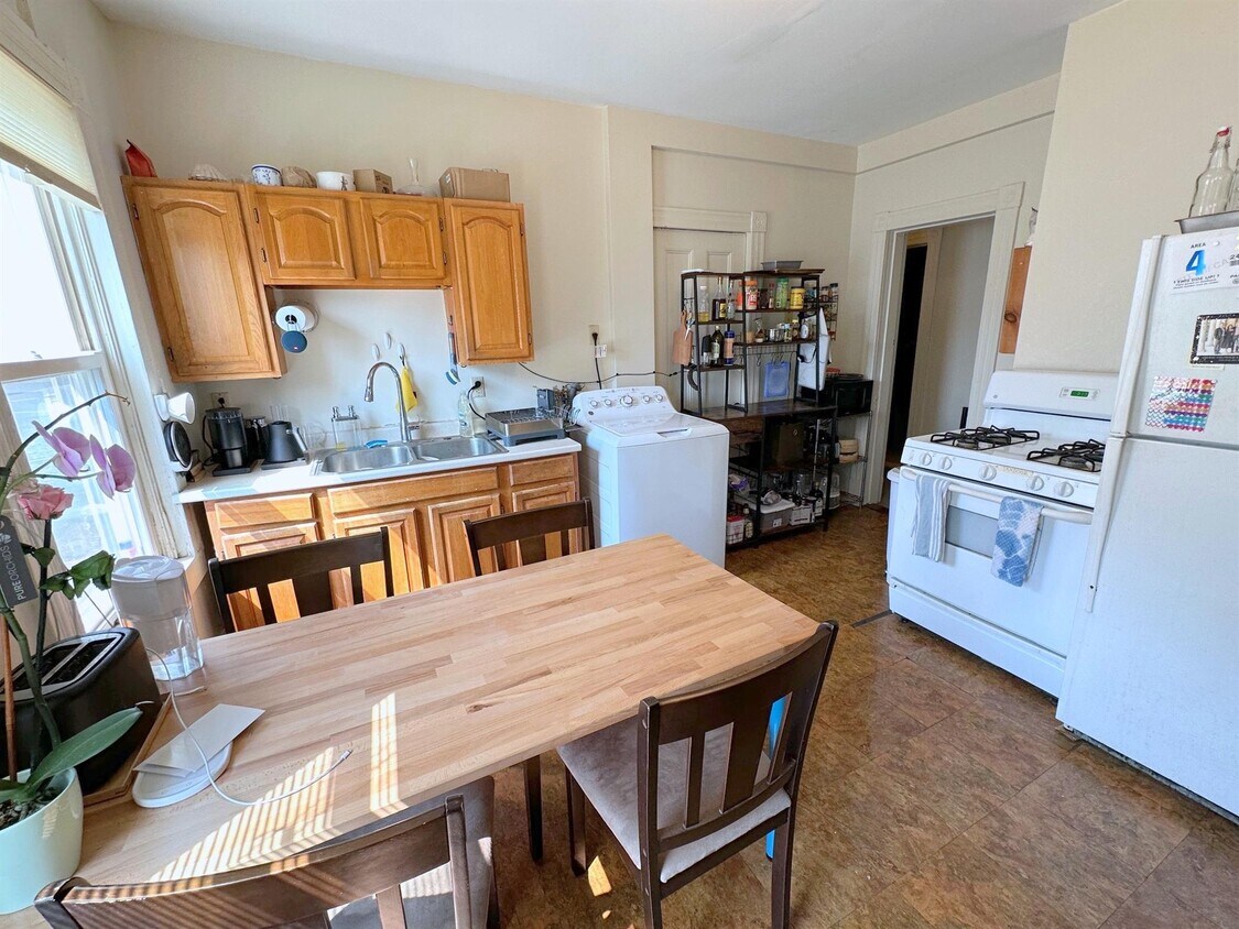 Primary Photo - 278 Washington St