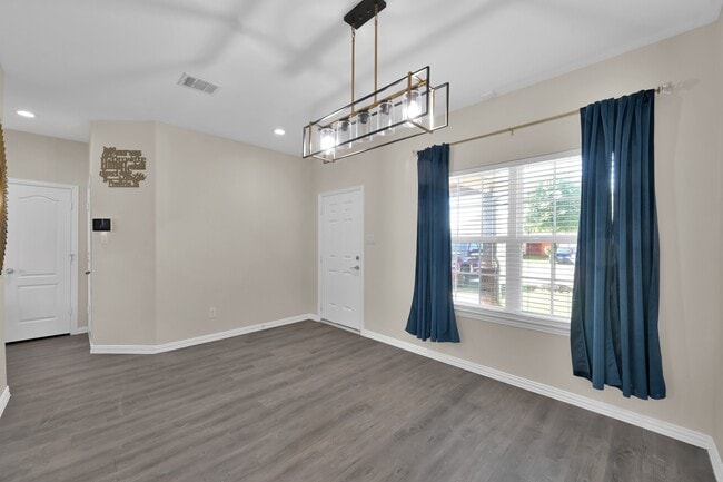 Building Photo - 11323 Creekway Bend Dr