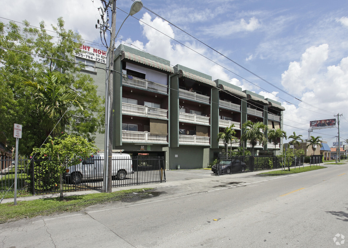 Building Photo - The Palmetto Residence