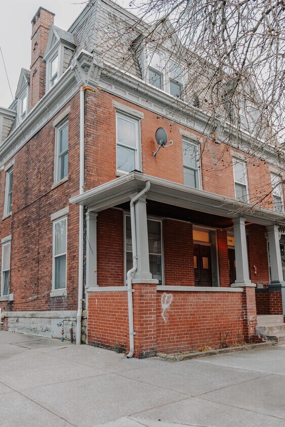 Primary Photo - 1531 Green St
