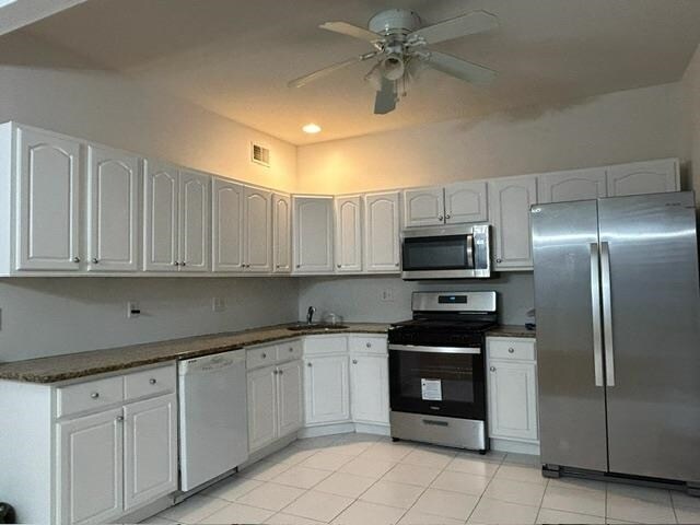Foto del edificio - 136 W 11th St