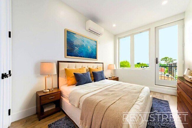 Foto del edificio - 1734 Nostrand Ave