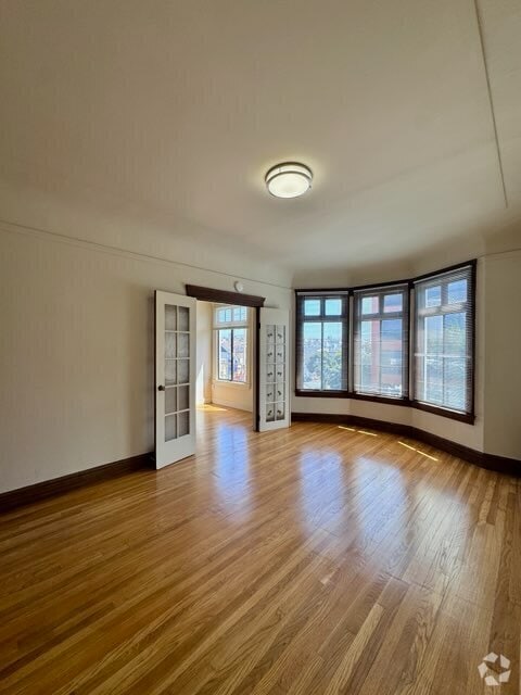 Building Photo - 405 6th Ave